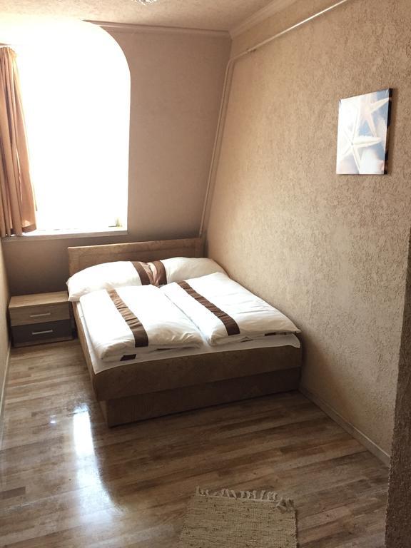 Belvarosi Deluxe Apartman บายา ภายนอก รูปภาพ