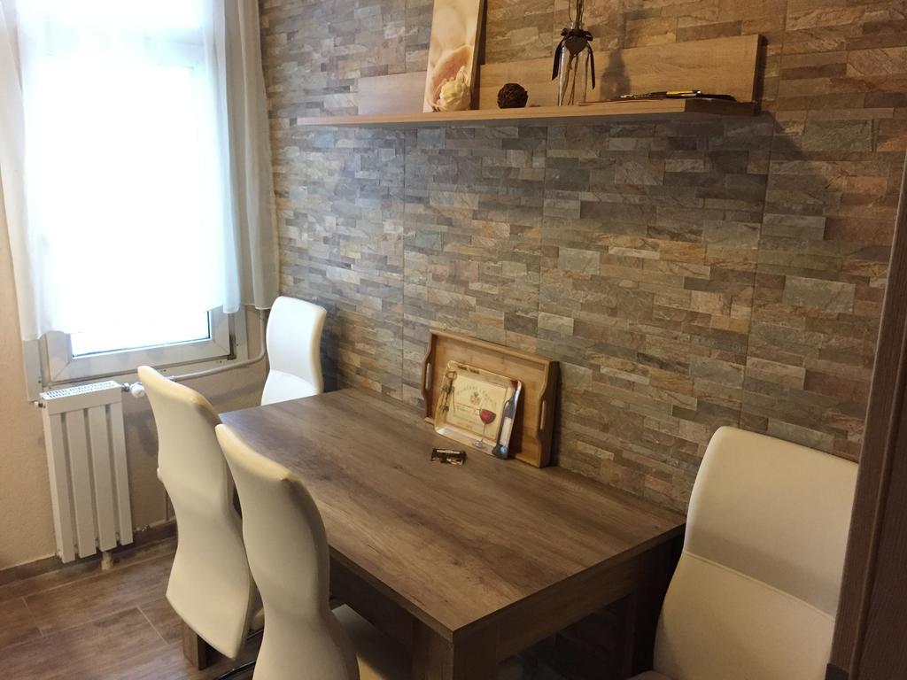 Belvarosi Deluxe Apartman บายา ภายนอก รูปภาพ